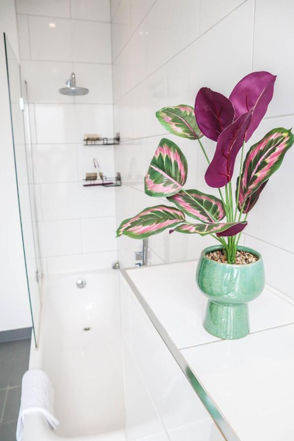 Modern & Spacious 1 Bedroom Clapham Junction Flat Londra Exterior foto