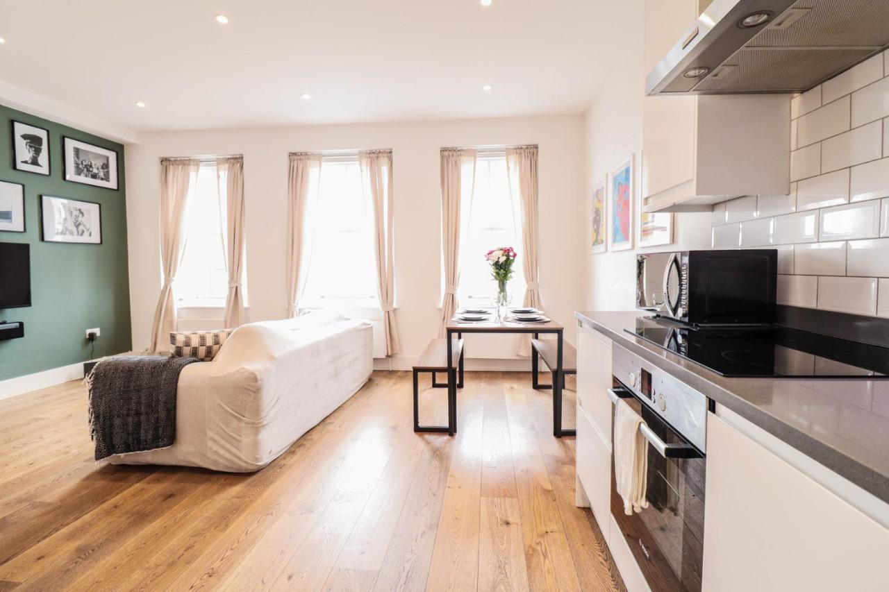 Modern & Spacious 1 Bedroom Clapham Junction Flat Londra Exterior foto